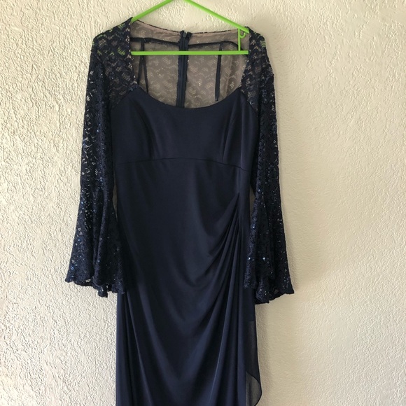 Beautiful long sleeved dress - Picture 1 of 2